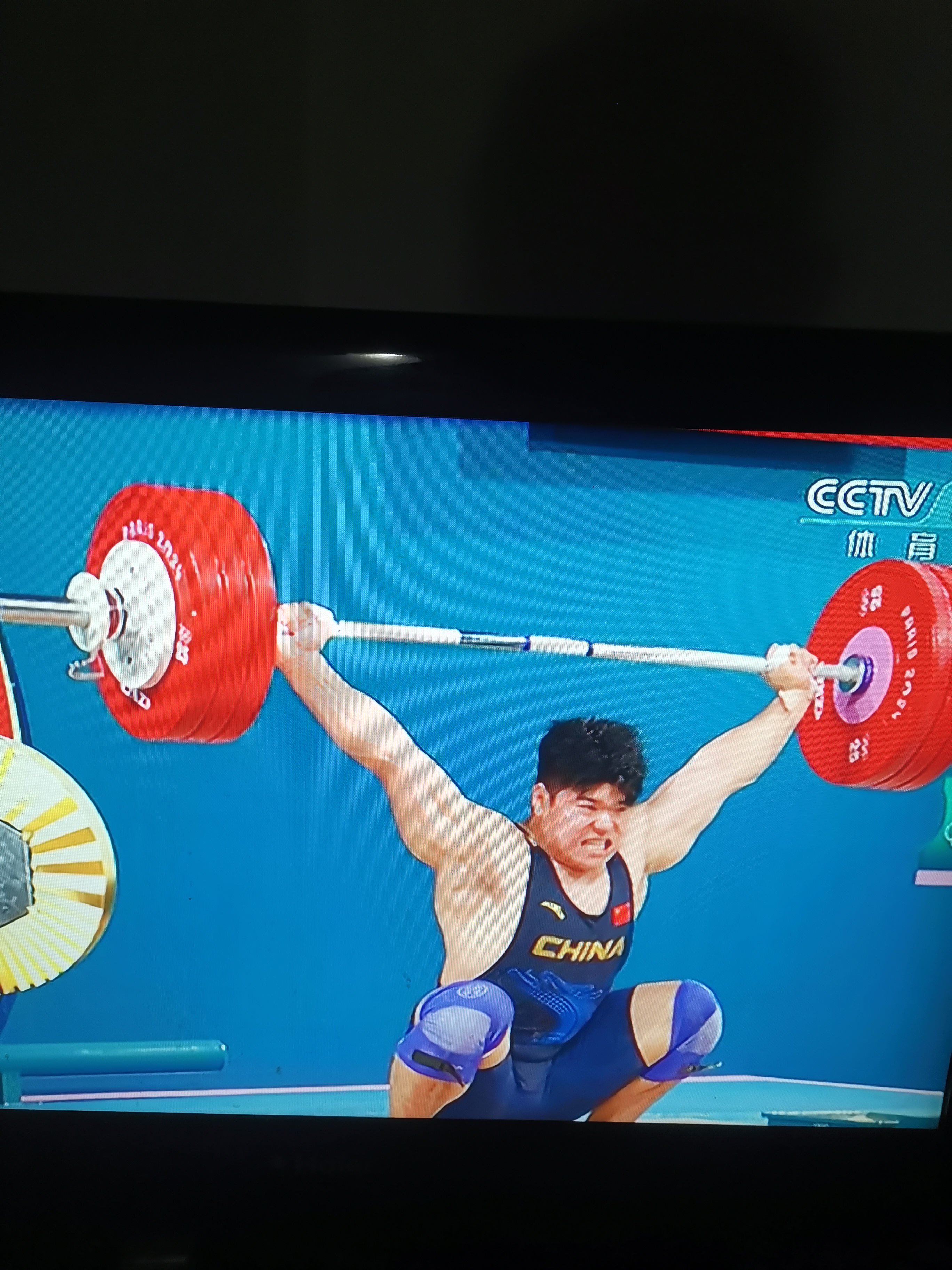 摩洛哥举重选手实现个人突破，登上领奖台