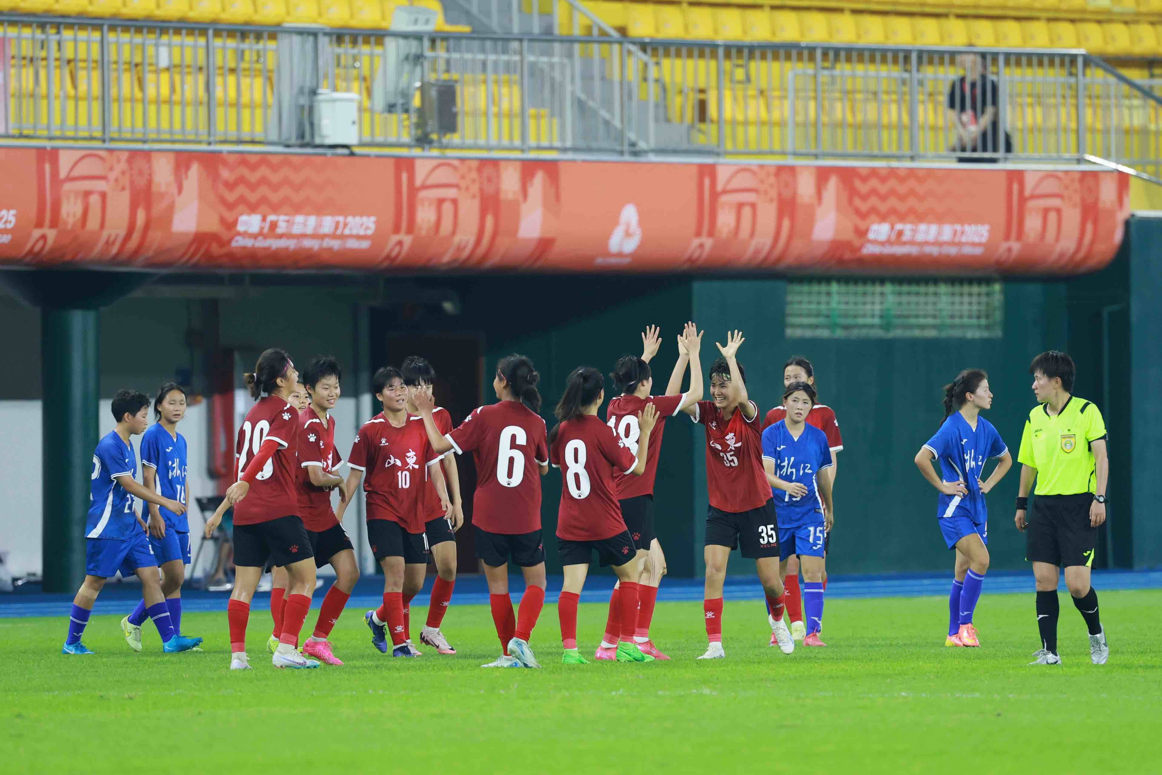国内女足联赛战队紧张备战！精彩对决