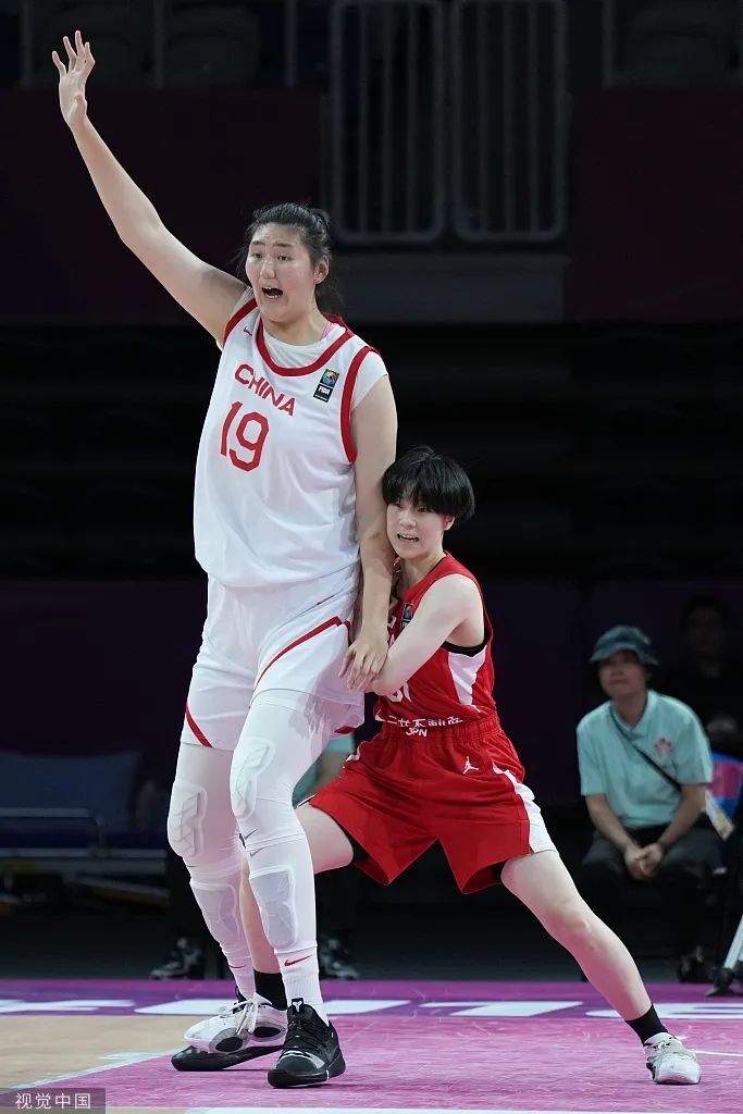 中国女篮大胜俄罗斯，晋级世界杯半决赛