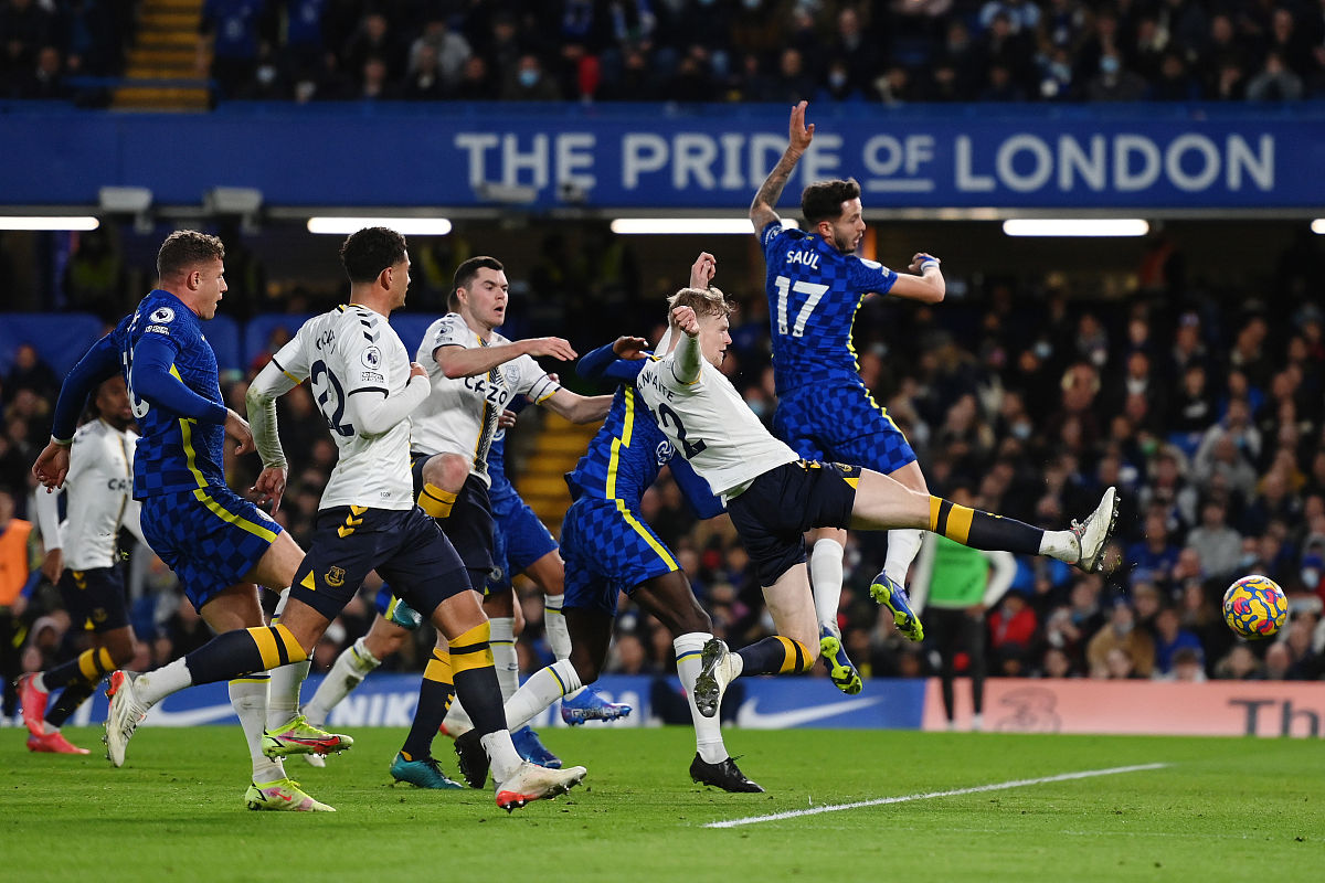 切尔西豪取六连胜，小组第一稳坐