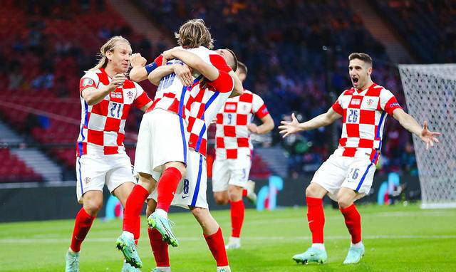 欧洲杯冠军争夺狭路相逢,势均力敌 欧洲杯冠军争夺狭路相逢,势均力敌