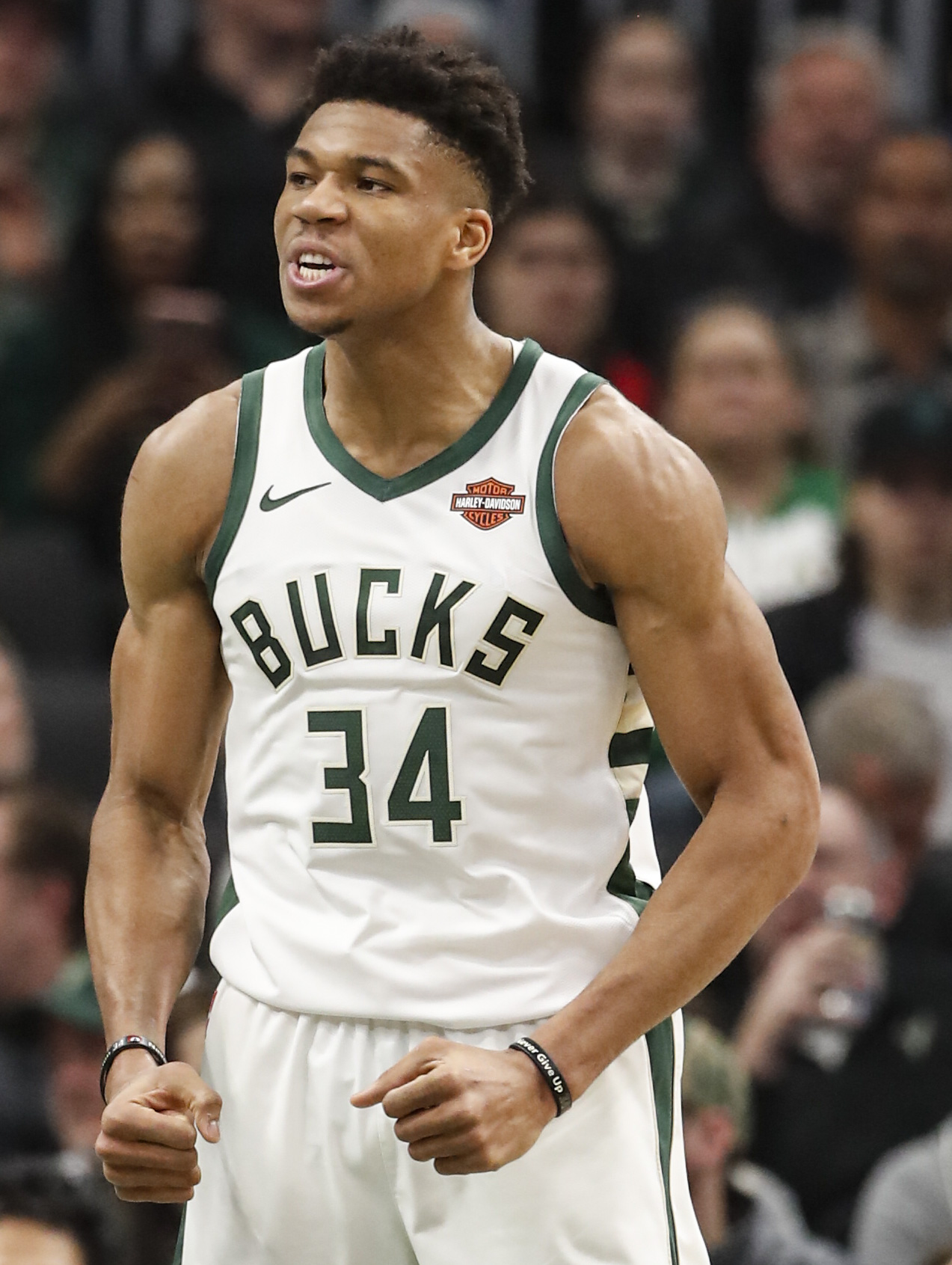 雄鹿球星安特托昆博因腿伤再度缺席比赛,队友需挺身而出 雄鹿球星安特托昆博因腿伤再度缺席比赛,队友需挺身而出