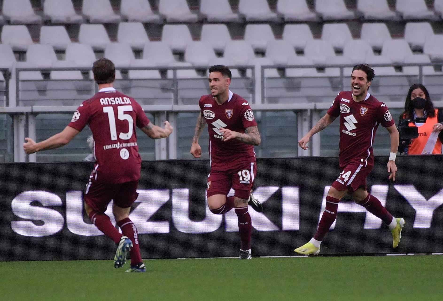 比赛备战升温,球队展现出强大的战斗力,带来惊喜表现!的简单介绍 比赛备战升温,球队展现出强大的战斗力,带来惊喜表现!的简单介绍