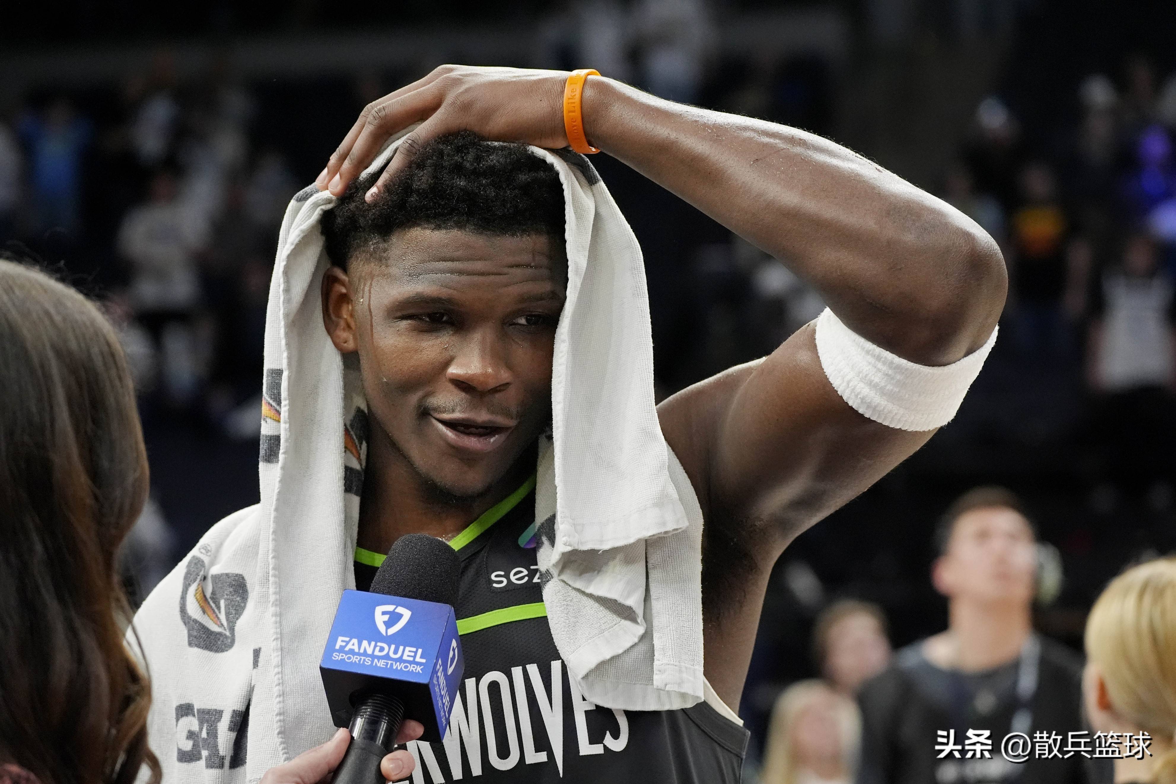 PG电子官网入口-太阳主场大胜森林狼，稳居西部榜首