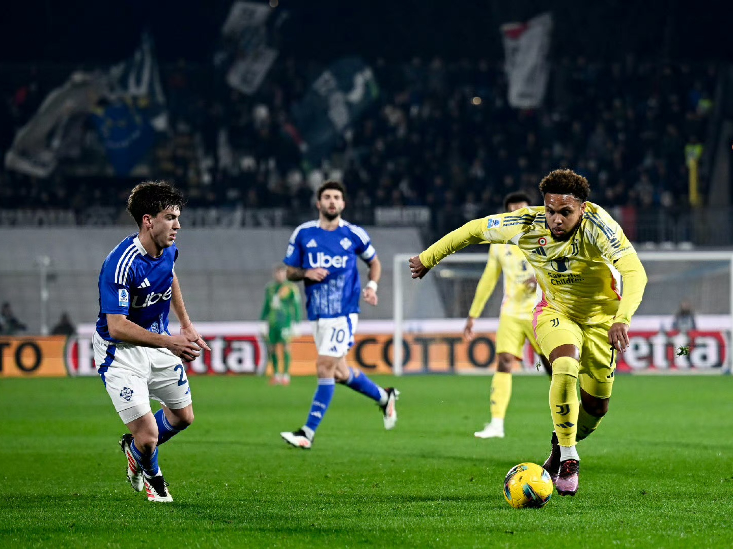 尤文图斯客场对阵博洛尼亚,力争胜利 尤文图斯客场对阵博洛尼亚,力争胜利