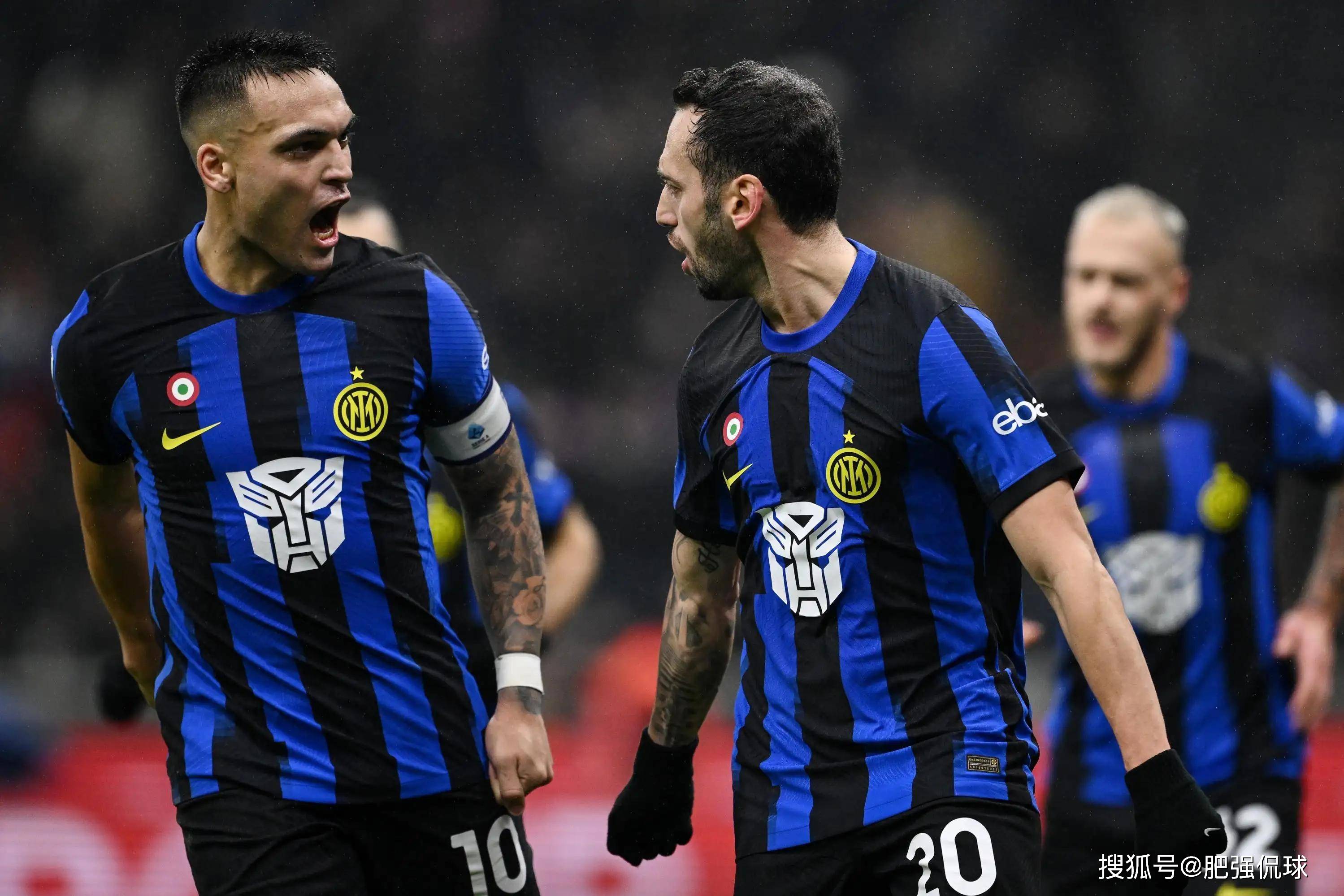 斯图加特士气高昂,逆袭战胜对手取得胜利 斯图加特士气高昂,逆袭战胜对手取得胜利